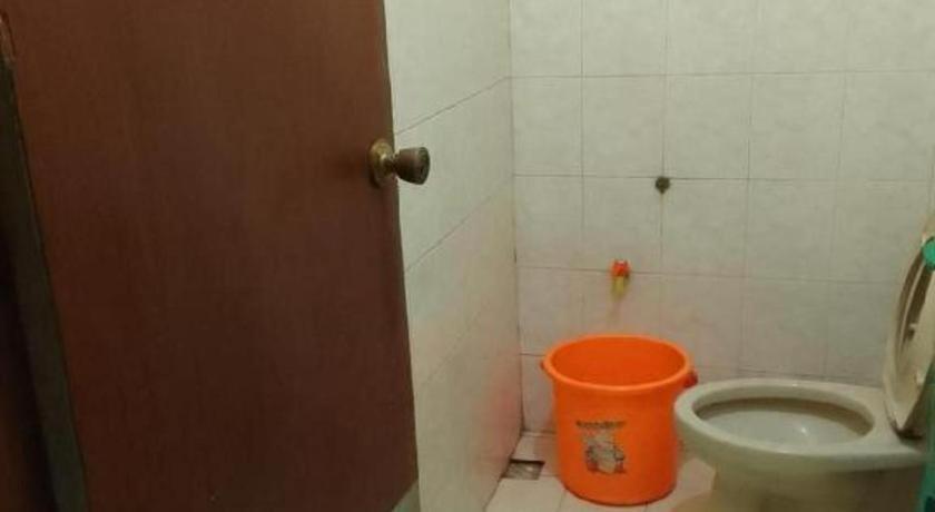 Oyo 93146 Lamin Indah Hotel Пунсак Екстериор снимка